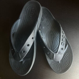 MENS Crocs Flip Flops Size 6 Black